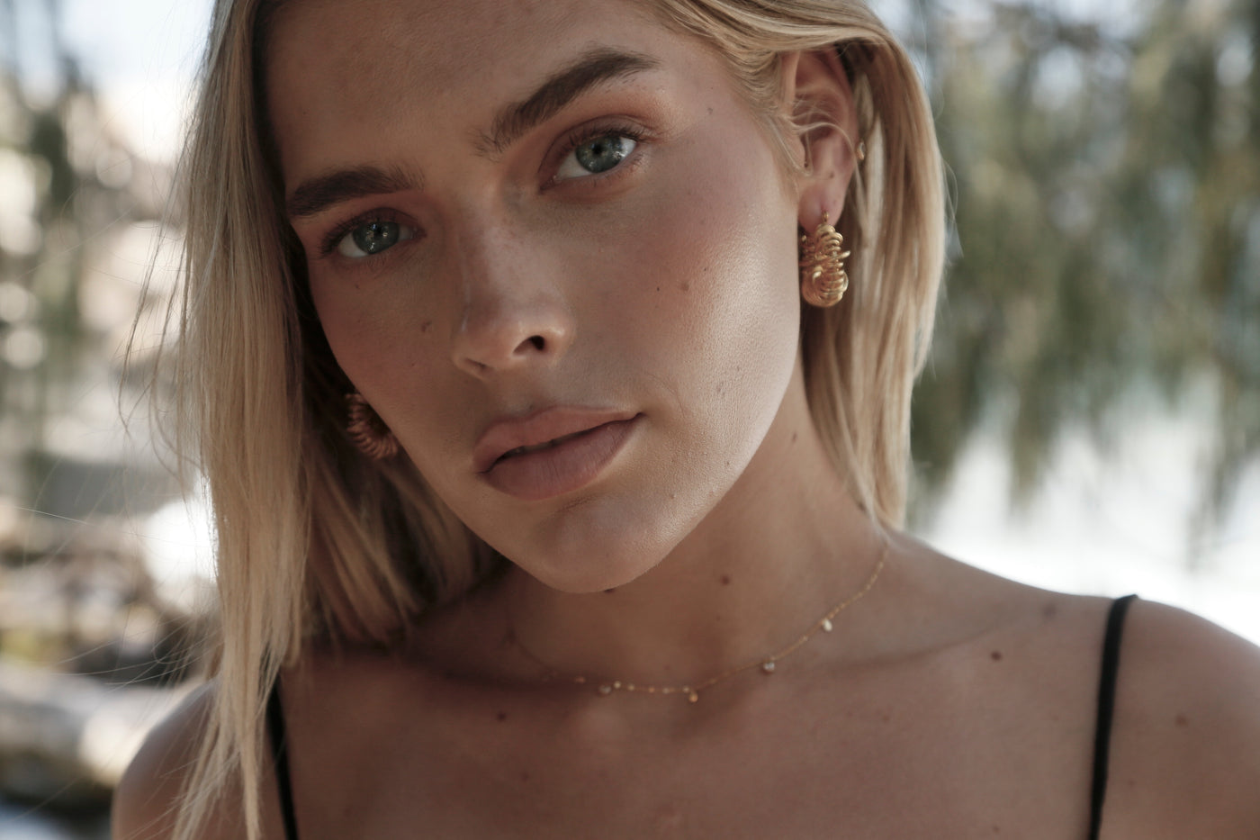 THE LINE MONACO SMALL HOOP EARRING GOLD | BABY LEMONADE STORE