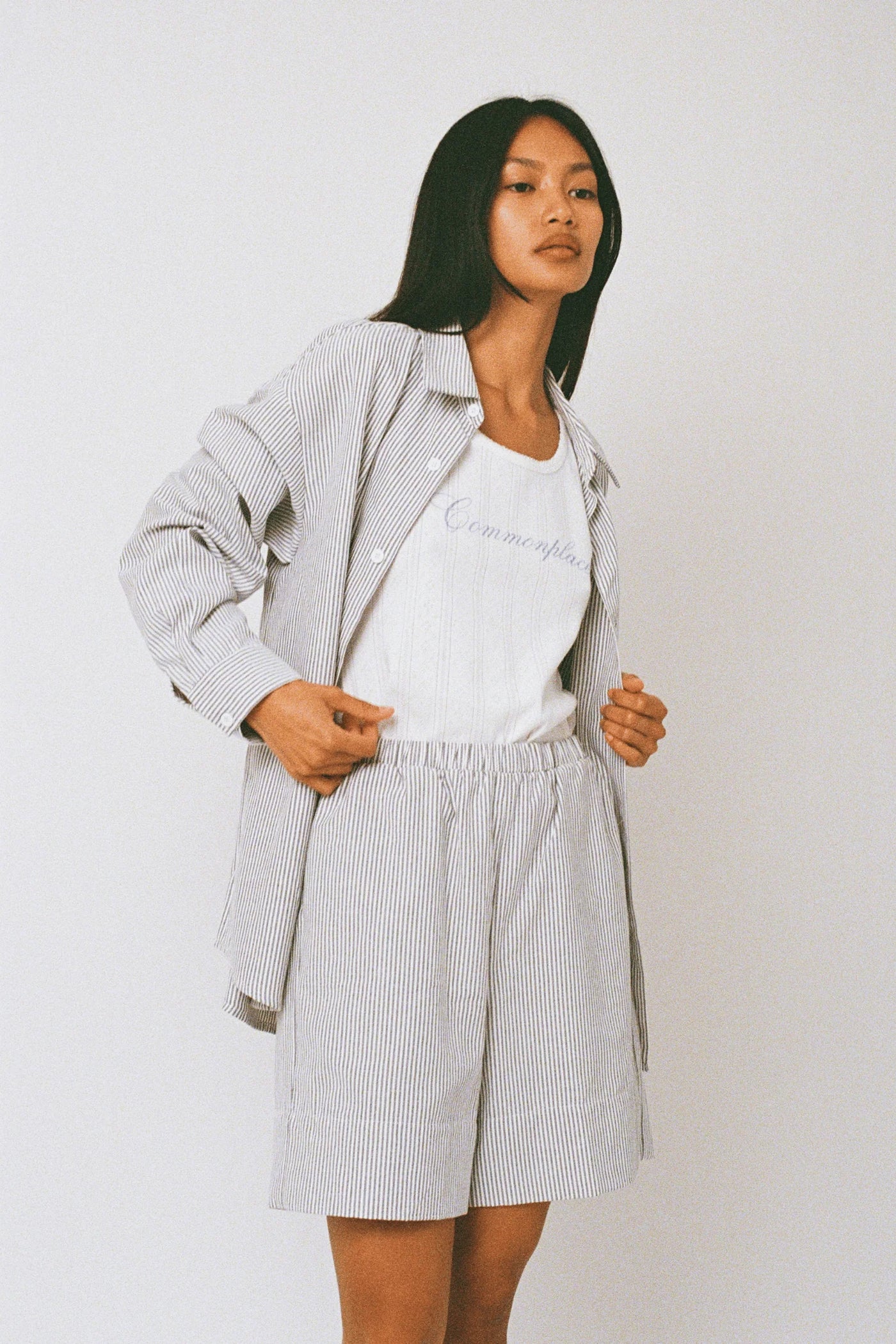 COMMONPLACE ESSENTAILS BEECH COTTAGE SHIRT BLACK/WHITE