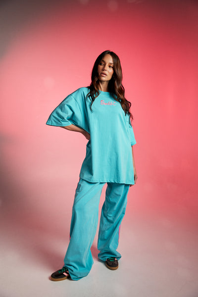 SABBI THE VERY OVERSIZED STAND OUT TEE FLURO BLUE