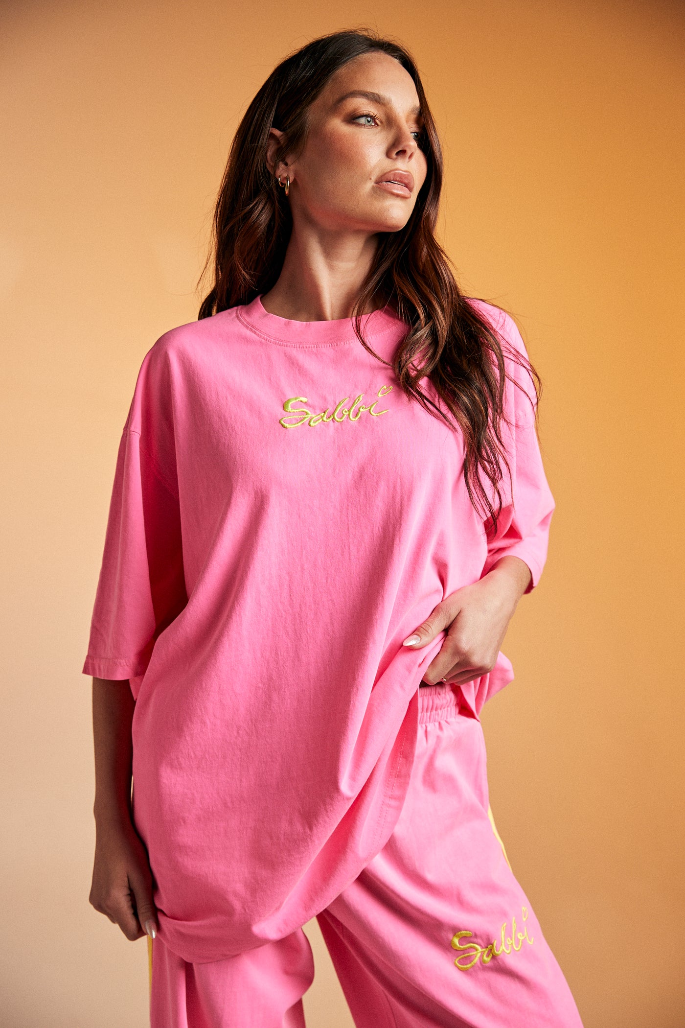 SABBI THE STAND OUT TEE FLURO PINK