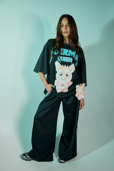 SABBI KARMA QUEEN TEE BLACK ACID WASH