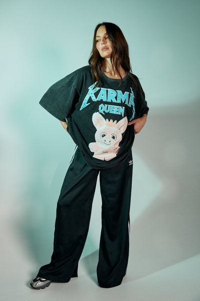 SABBI KARMA QUEEN TEE BLACK ACID WASH