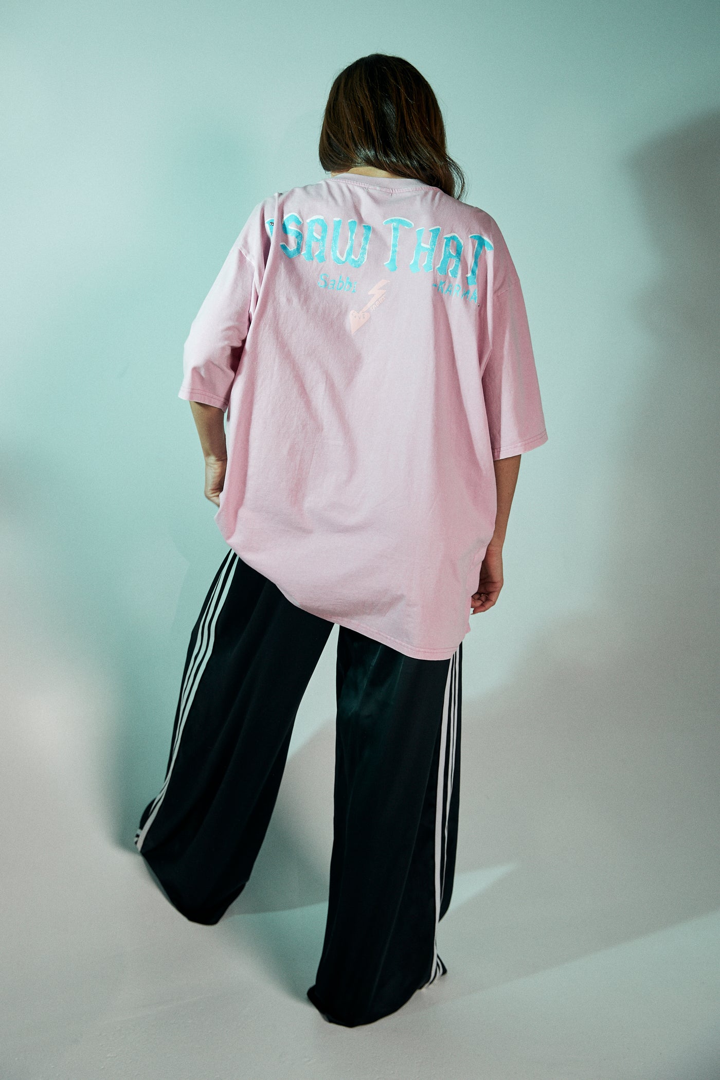 SABBI KARMA QUEEN TEE PINK ACID WASH