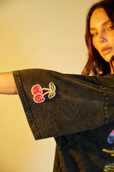 SABBI SHOW PONY TEE BLACK ACID WASH