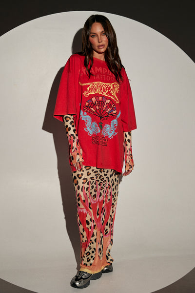 SABBI THE CHAMPAGNE TATTOO TEE RED
