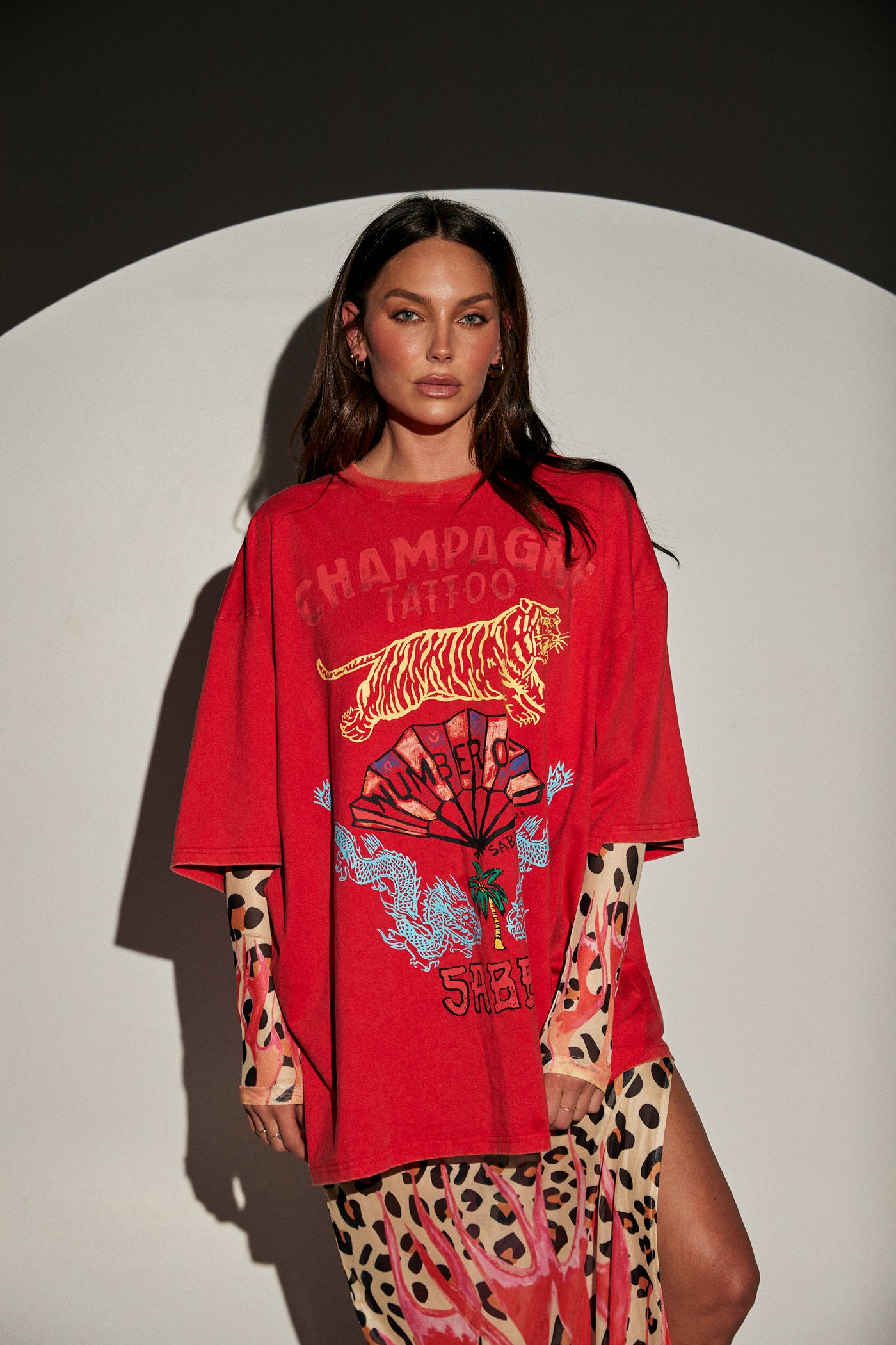 SABBI THE CHAMPAGNE TATTOO TEE RED