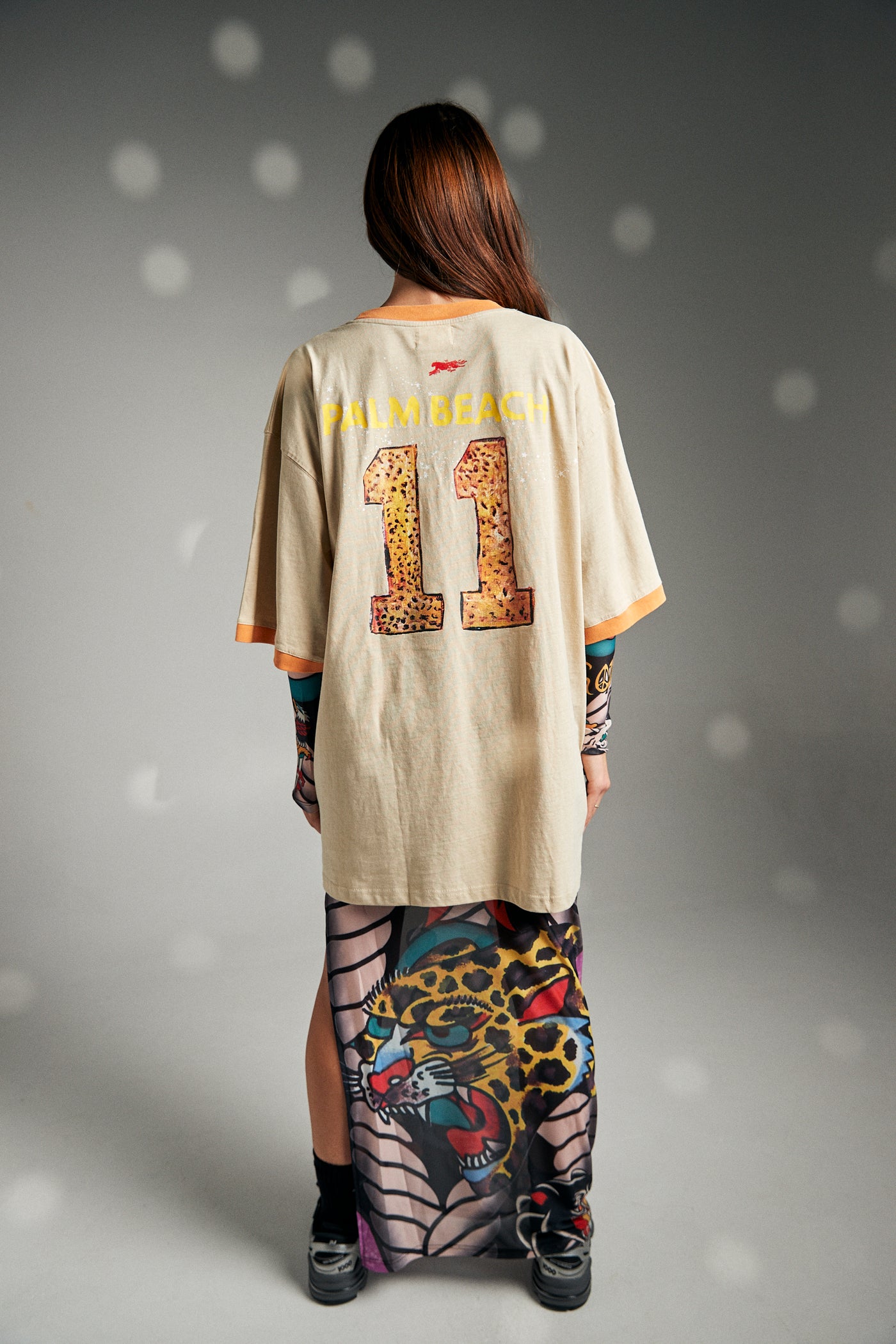 SABBI THE RUN CLUB TEE SAND