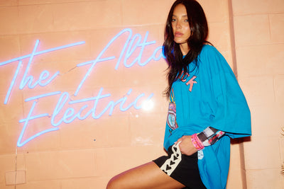 SABBI THE LADY LUCK OVERSIZED TEE BLUE