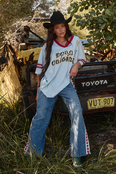 SABBI BORN ORIGINAL V-NECK TEE  | BABY LEMONADE STORE