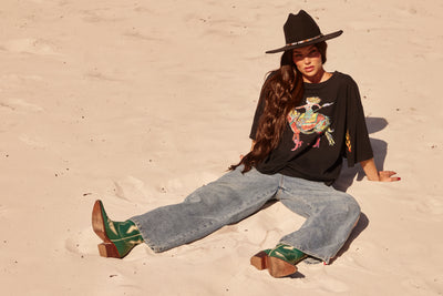 SABBI THE VERY OVERSIZED WORDS HAVE POWER TEE BLACK