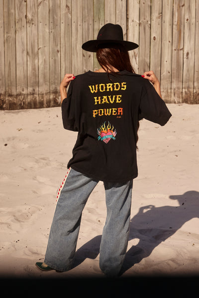 SABBI THE VERY OVERSIZED WORDS HAVE POWER TEE BLACK