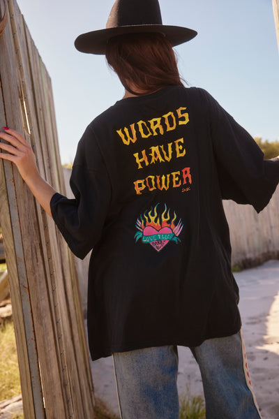 SABBI THE VERY OVERSIZED WORDS HAVE POWER TEE BLACK