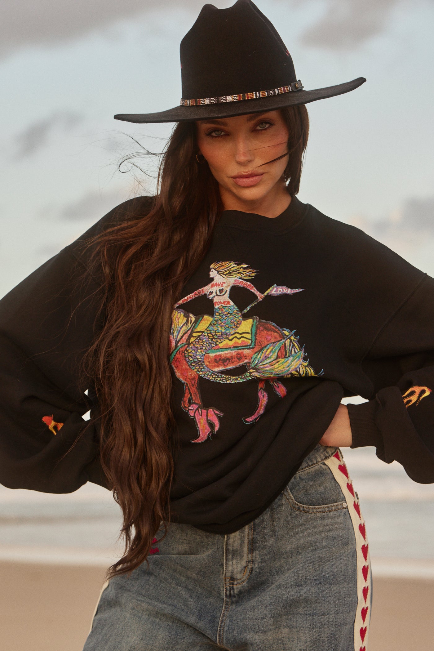 SABBI WORDS HAVE POWER DIEGO SWEATSHIRT BLACK