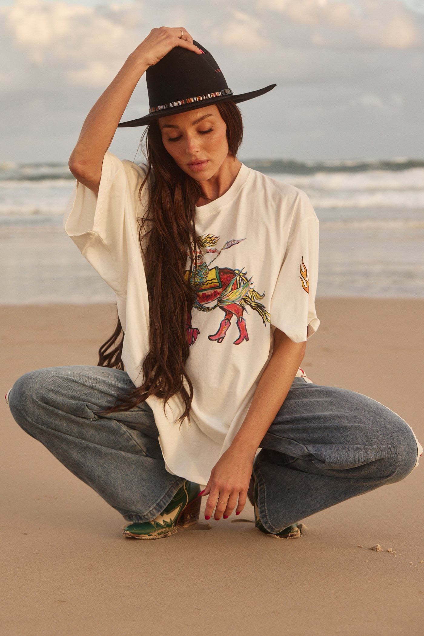 SABBI THE VERY OVERSIZED WORDS HAVE POWER TEE MARSHMALLOW
