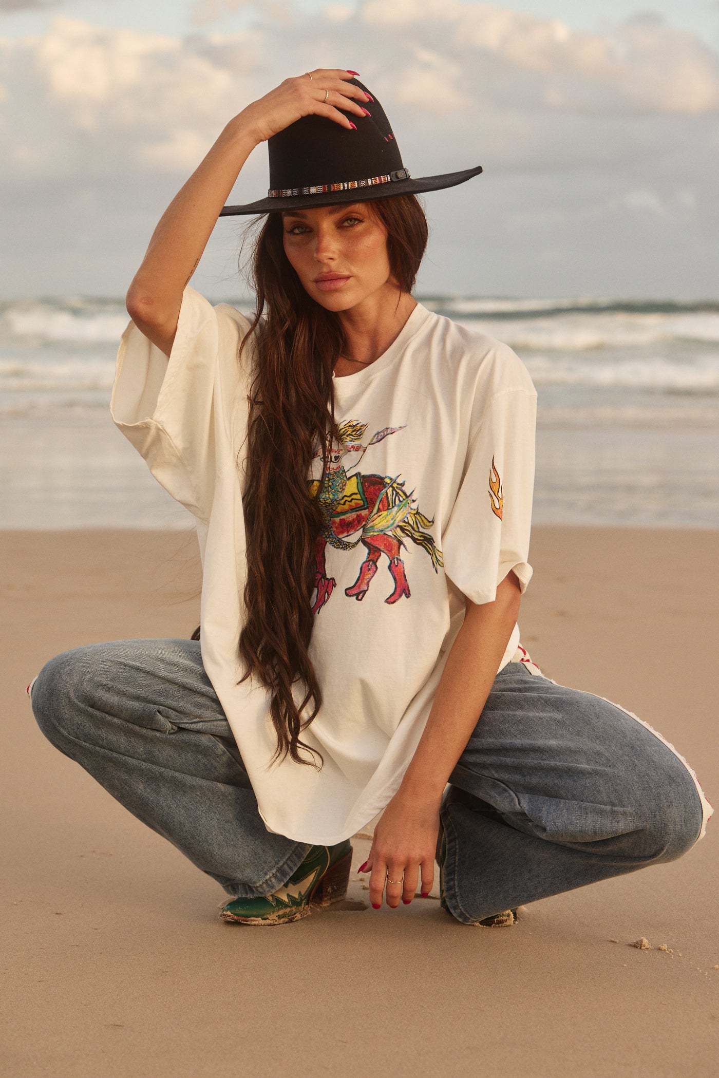SABBI THE VERY OVERSIZED WORDS HAVE POWER TEE MARSHMALLOW
