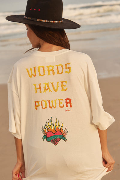 SABBI THE VERY OVERSIZED WORDS HAVE POWER TEE MARSHMALLOW