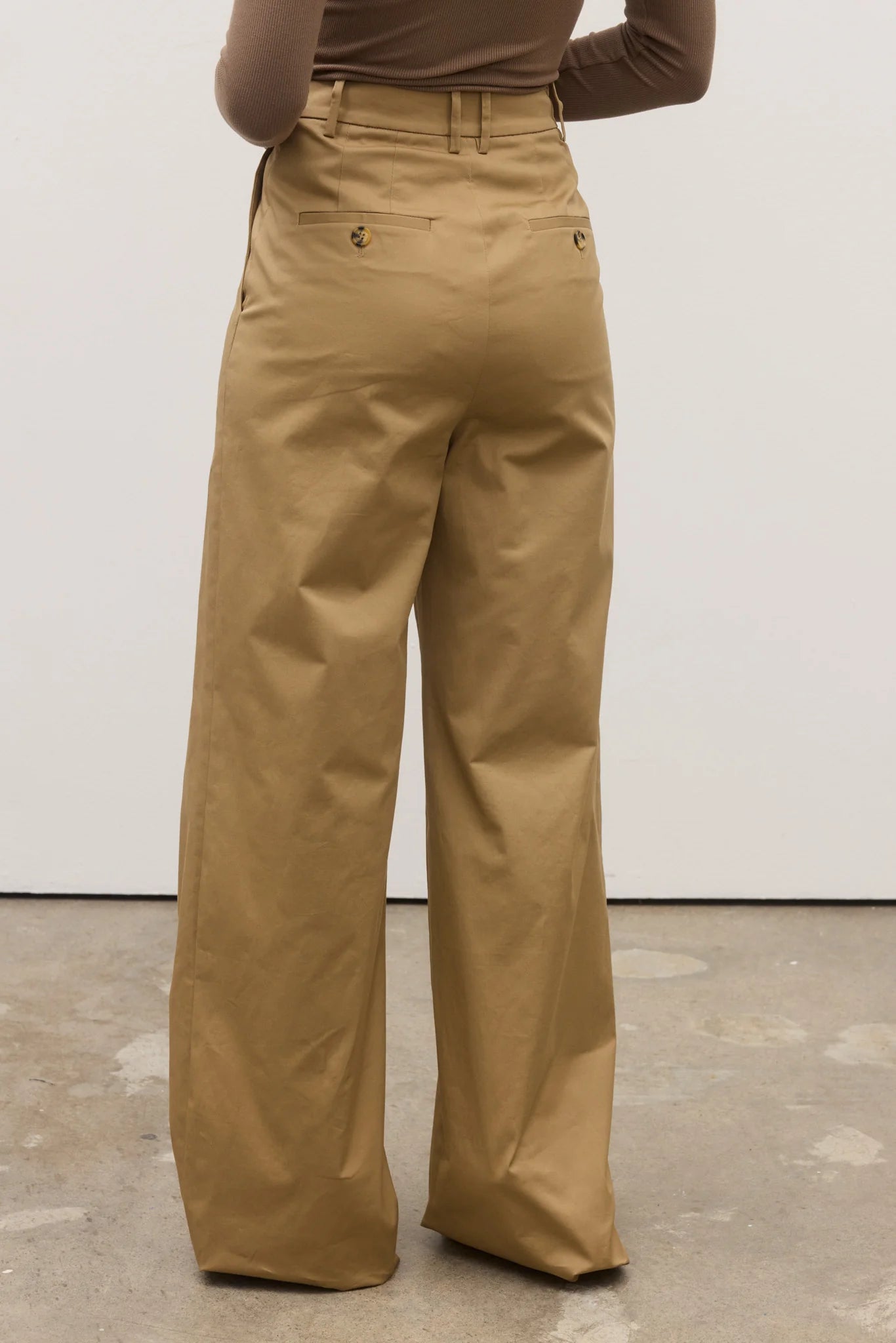 FLYNN PANT LATTE