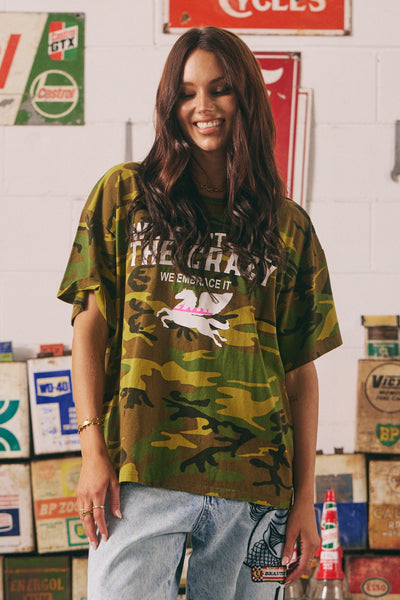 SABBI WE DON'T HIDE THE CRAZY CAMO SHORT SLEEVE COTTON TEE