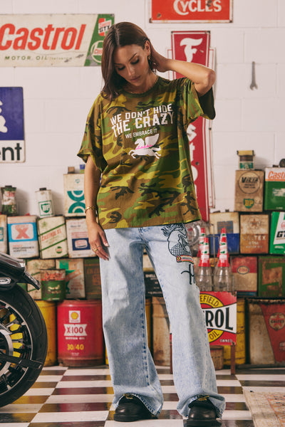 SABBI WE DON'T HIDE THE CRAZY CAMO SHORT SLEEVE COTTON TEE