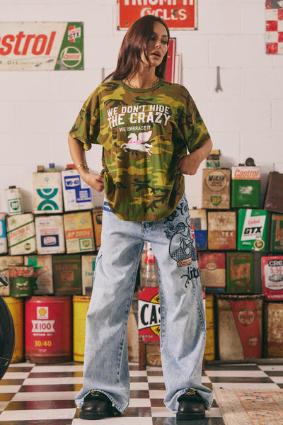 SABBI WE DON'T HIDE THE CRAZY CAMO SHORT SLEEVE COTTON TEE