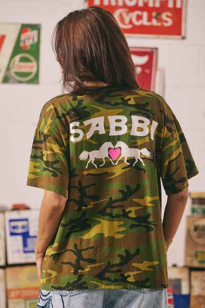 SABBI WE DON'T HIDE THE CRAZY CAMO SHORT SLEEVE COTTON TEE