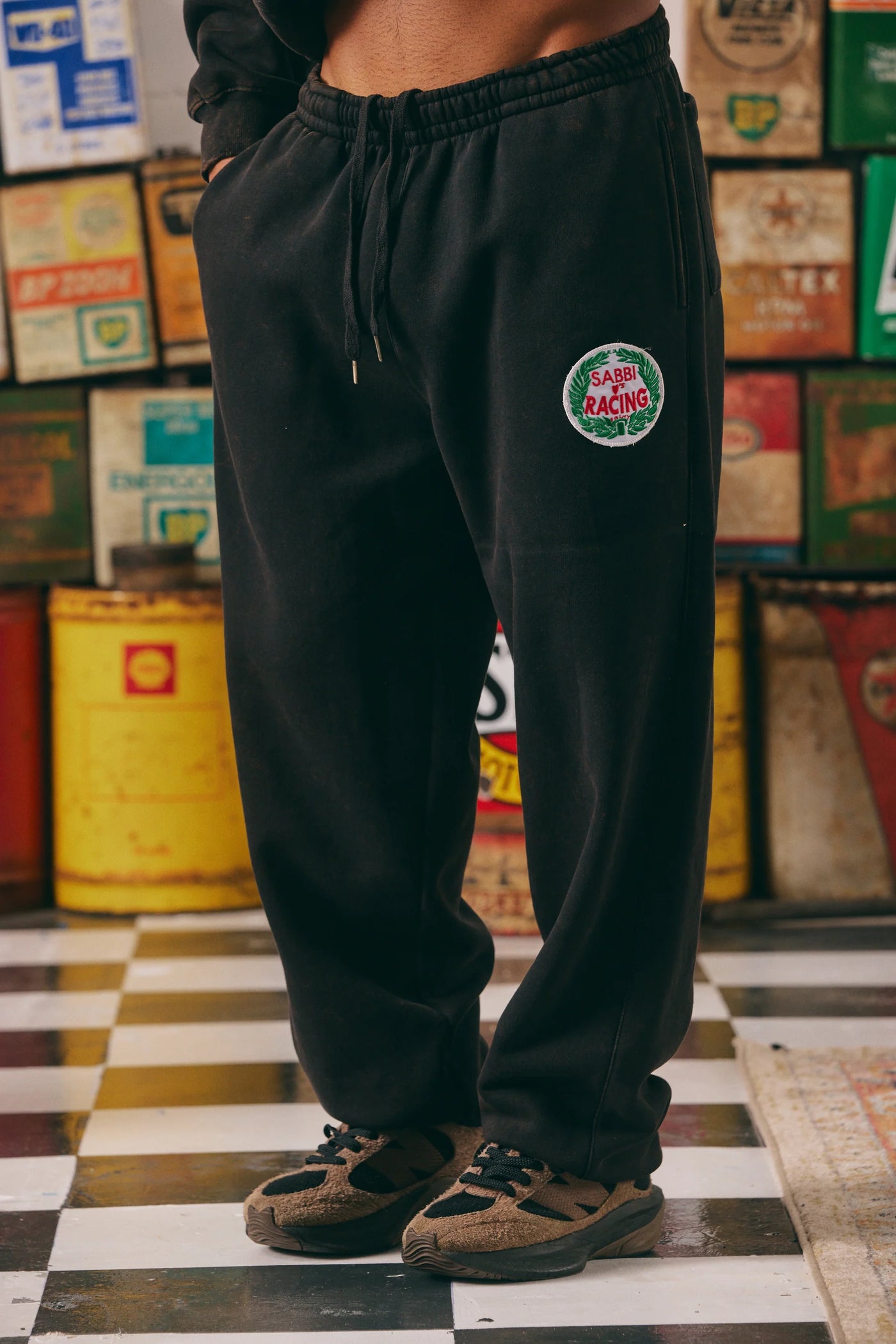 SABBI CUFF LEG SWEATPANTS ACID WASH BLACK