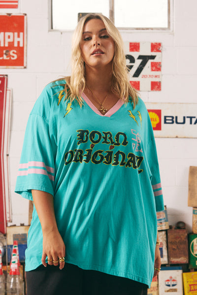 SABBI BORN ORIGINAL V-NECK TEE  | BABY LEMONADE STORE