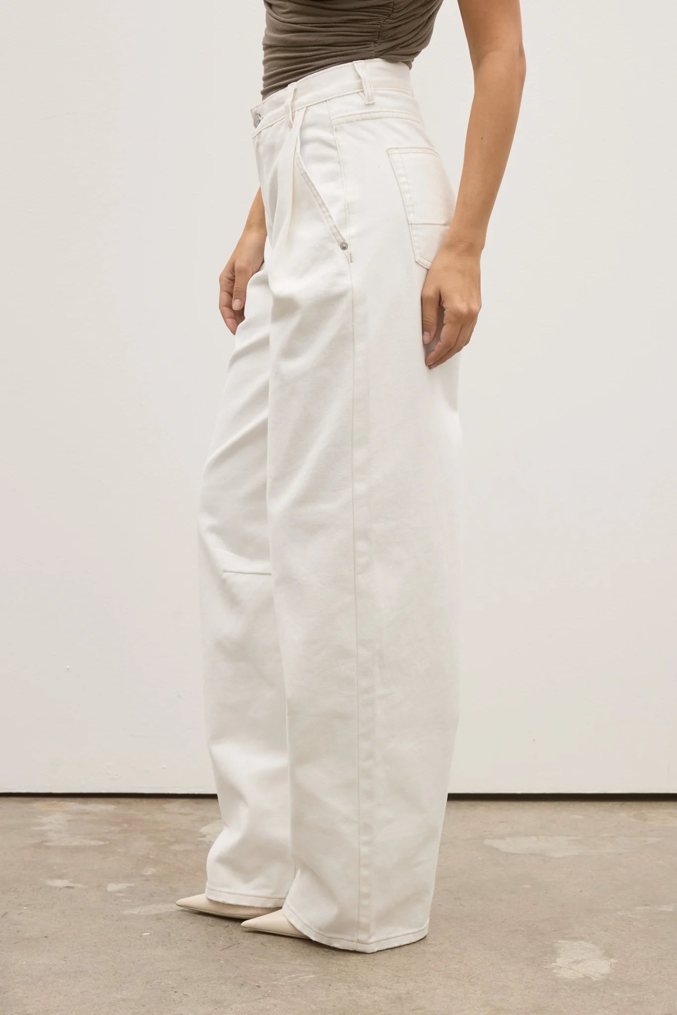 BAYSE ASTON JEAN GEISHA WHITE