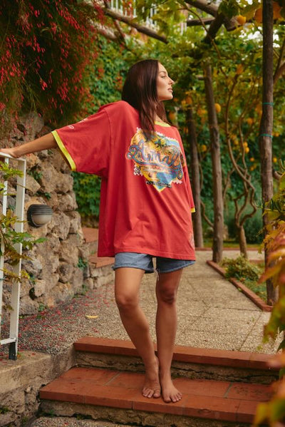 SABBI THE AMALFI LOVE NOTES  VERY OVERSIZED  TEE RED