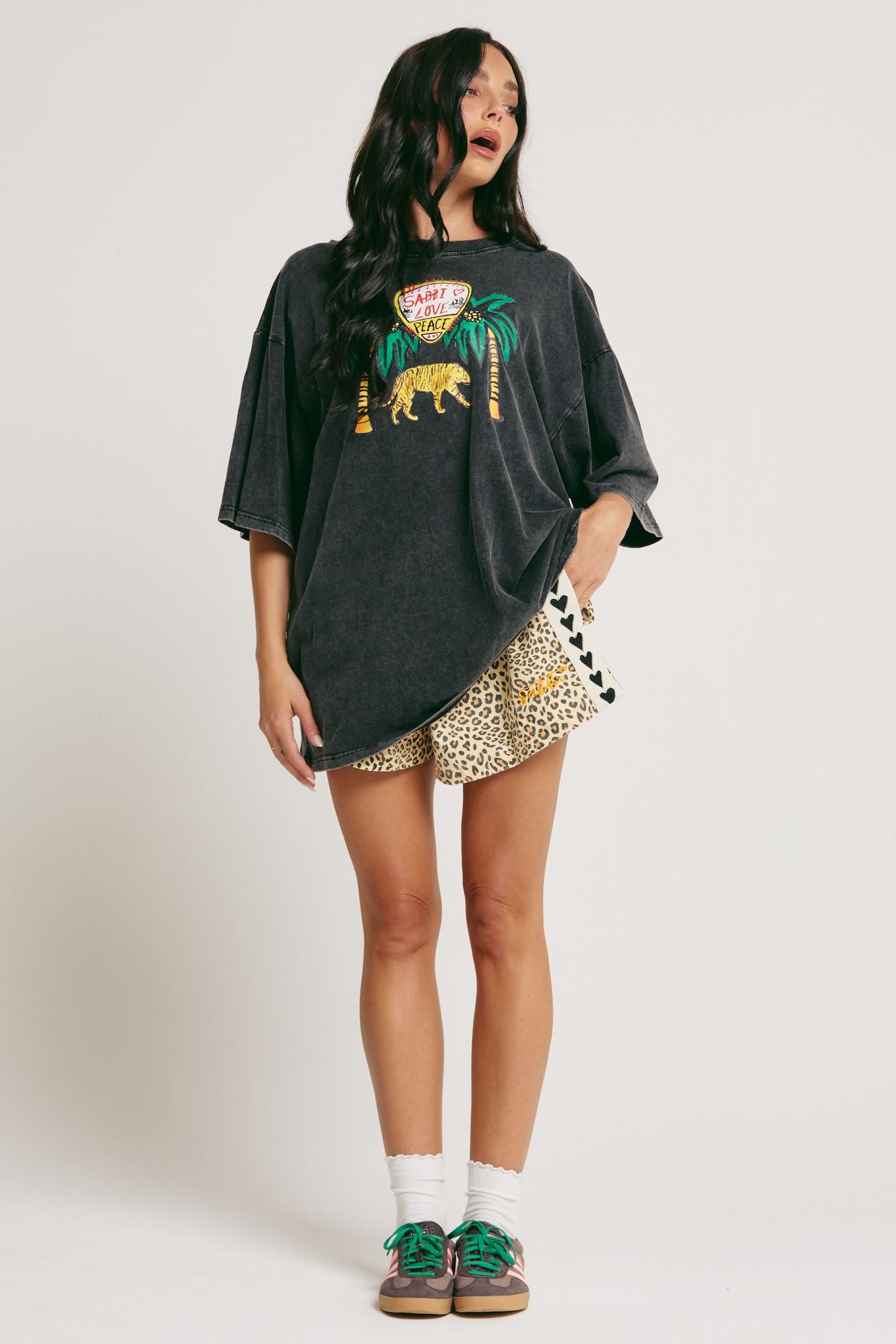 SABBI THE ELEPHANT SAFARI TEE BLACK