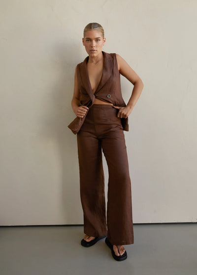 Bisk the Label Gaia sleevelss linen vest chocolate