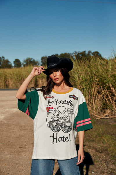 SABBI THE VERY OVERSIZED BEYOUTIFUL HOTEL TEE MARSHMALLOW