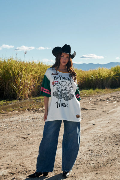 SABBI THE VERY OVERSIZED BEYOUTIFUL HOTEL TEE MARSHMALLOW