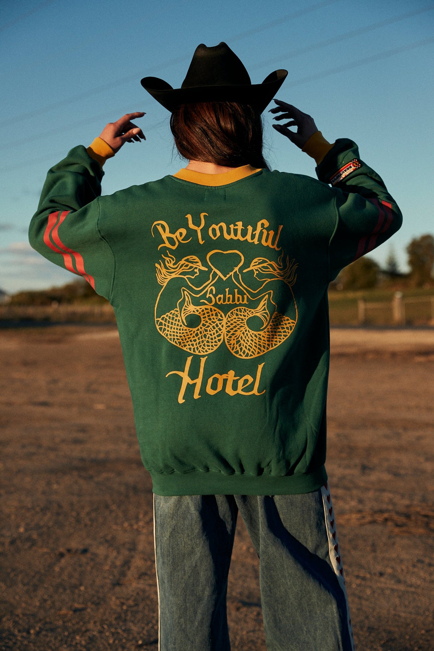 SABBI BE YOUTIUFL  V-NECK SWEATSHIRT GREEN  | BABY LEMONADE STORE