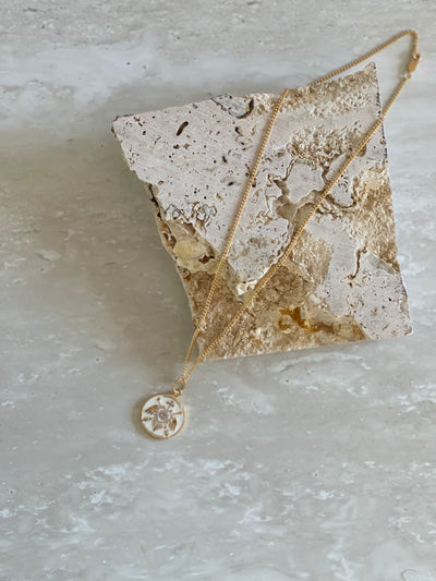 NIKKI ROSS THE HARMONY PENDANT WHITE
