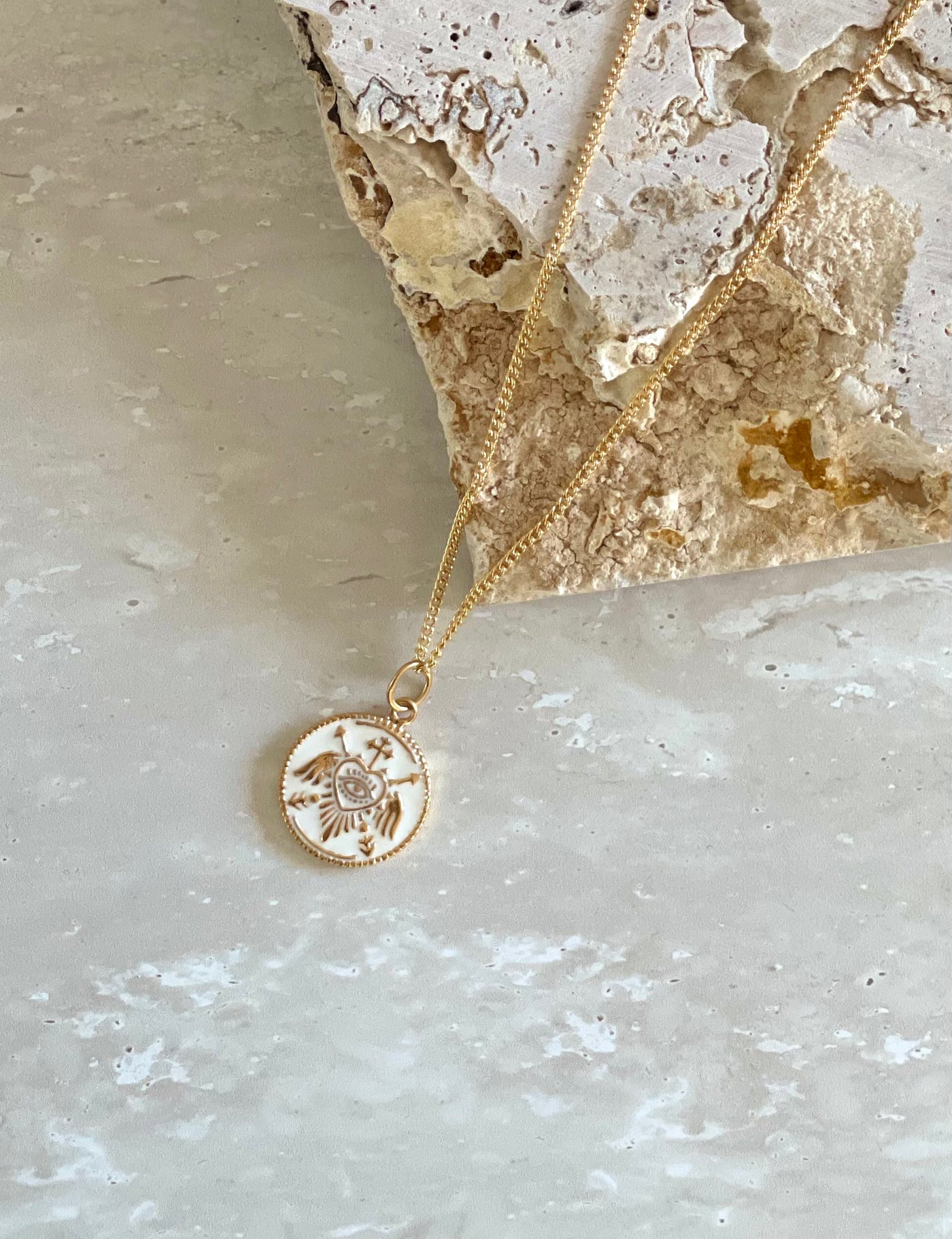 THE HARMONY COIN PENDANT WHITE