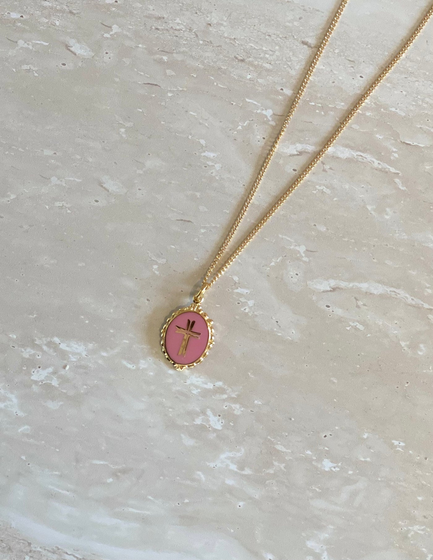 NIKKI ROSSE THE CROSS PENDANT PINK