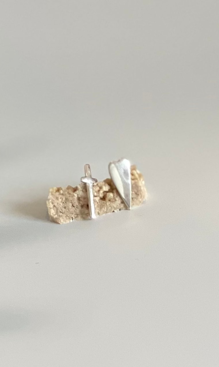 NIKKI ROSS THE HEART STUD SILVER