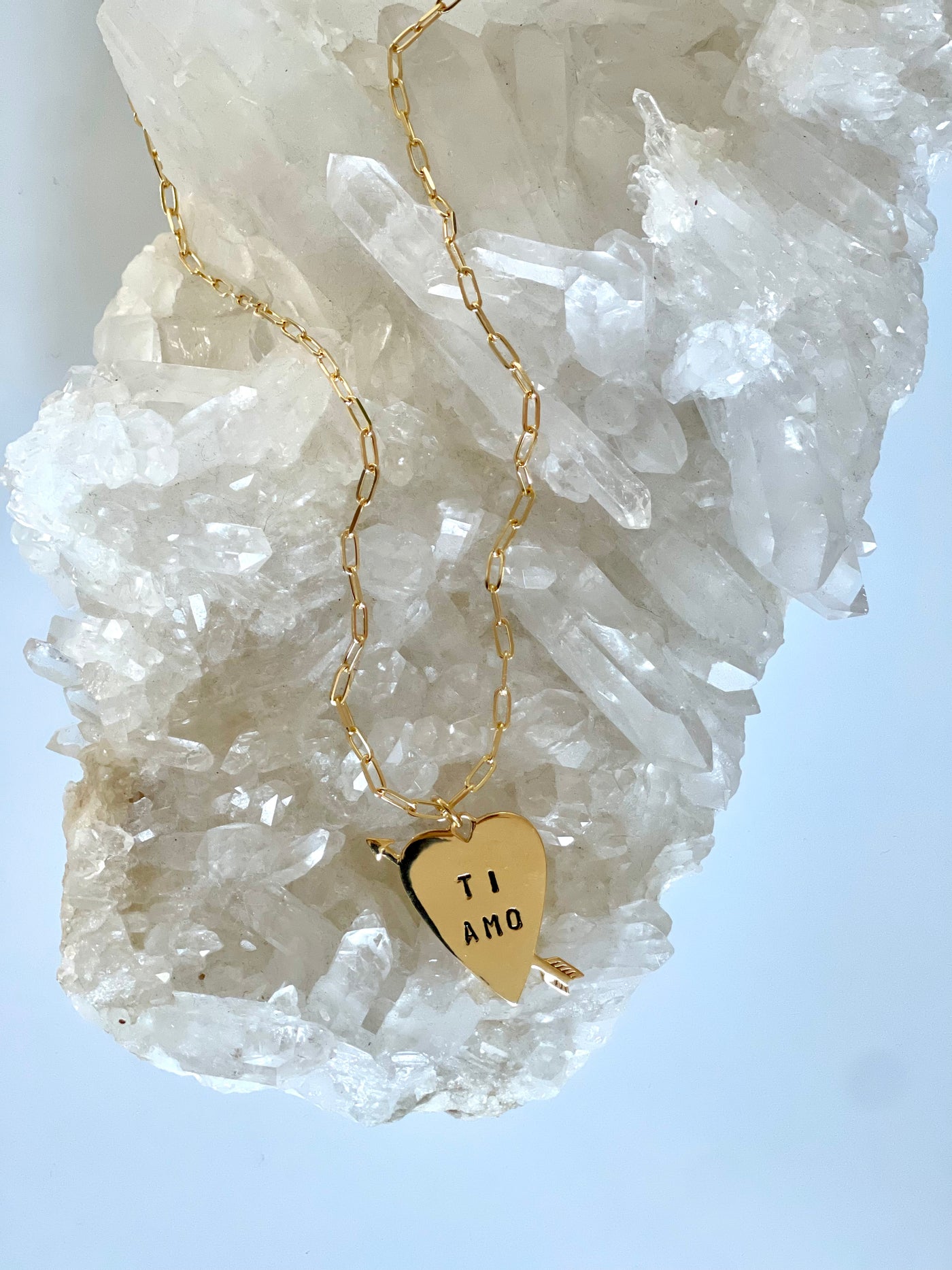 NIKKI ROSS TI AMO PENDANT GOLD