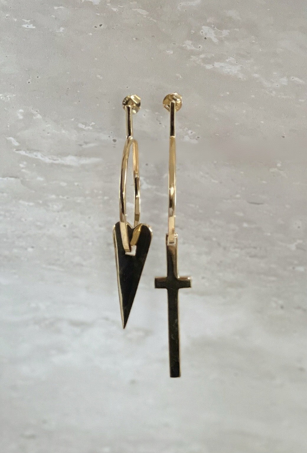 THE CROSS MY HEART HOOP EAR RINGS GOLD