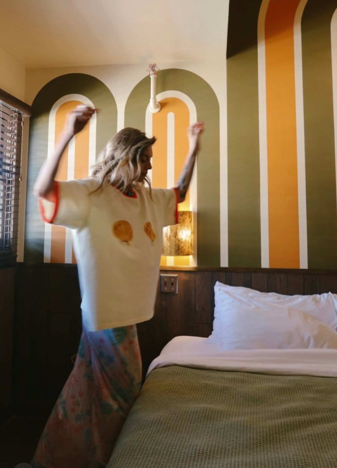 HAPPY LITTLE MOTHER MOTHER PEARL TEE