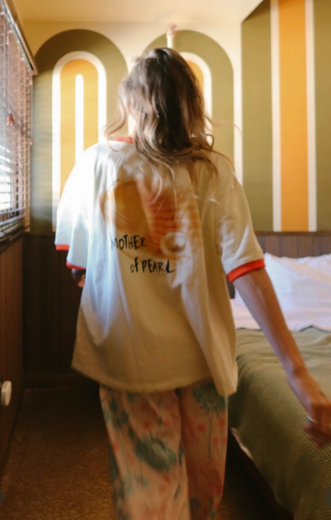 HAPPY LITTLE MOTHER MOTHER PEARL TEE