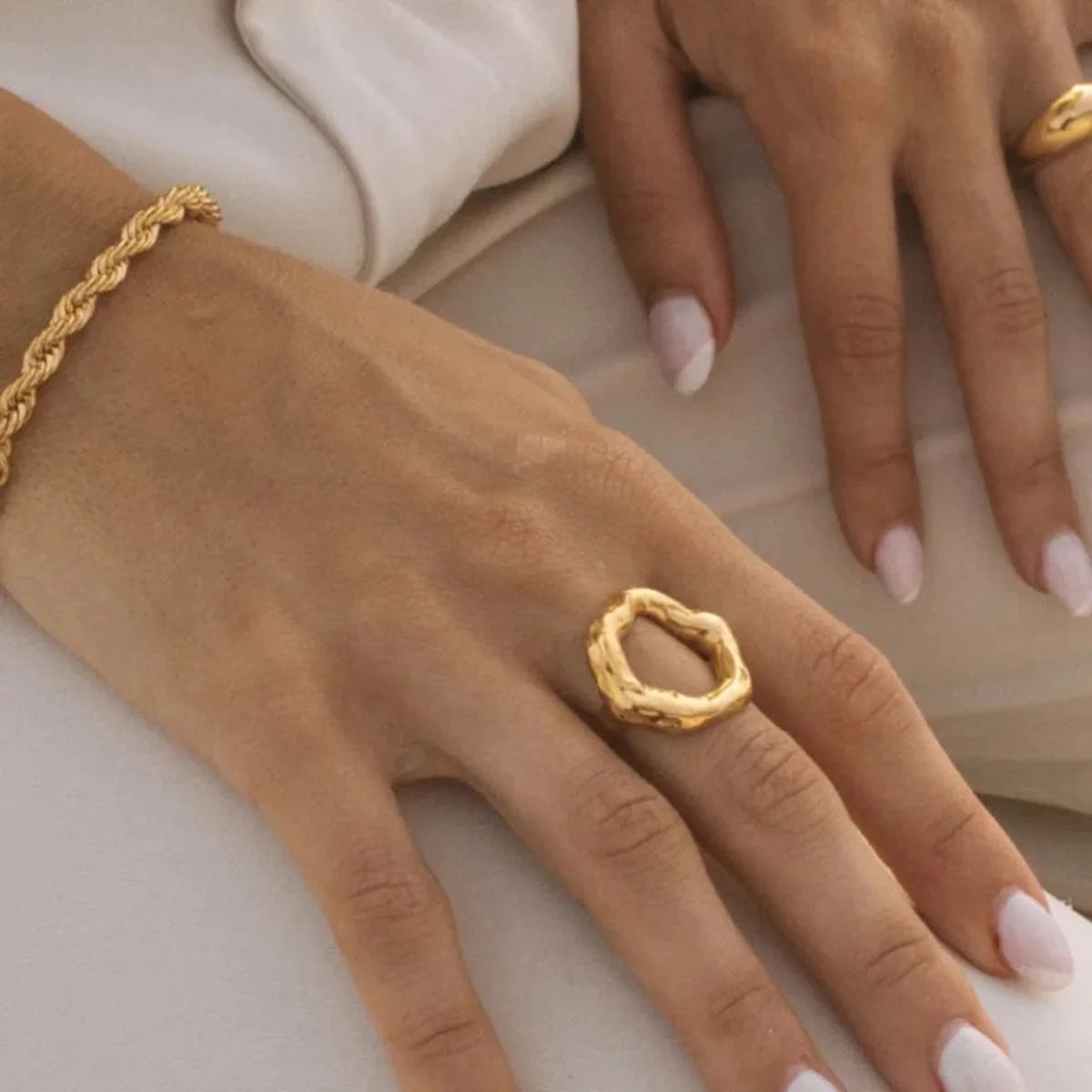 ZAYA COLLECTIVE VIOLA RING GOLD 