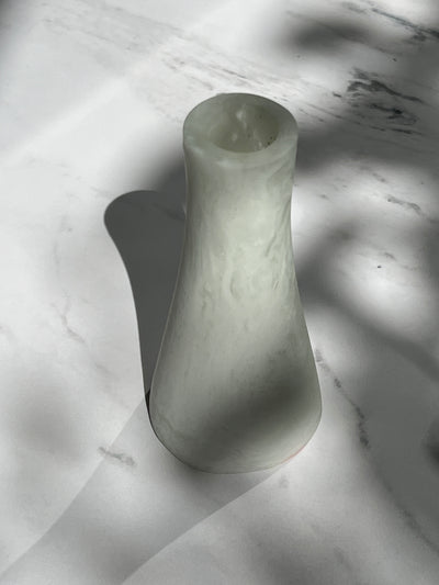 The Beaker Vase White