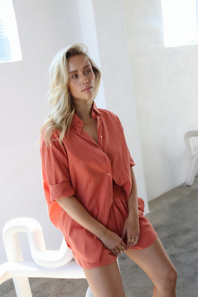 THE LINE | KNOX LINEN SHORTS AMBER| BABY LEMONADE STORE