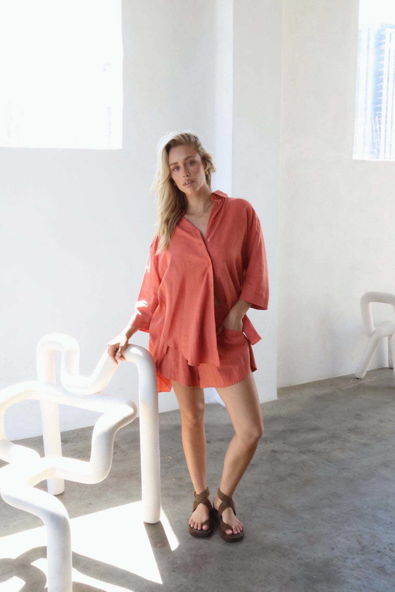 THE LINE | BOWIE SHORT SLEEVE LINEN SHIRT AMBER | BABY LEMONADE STORE