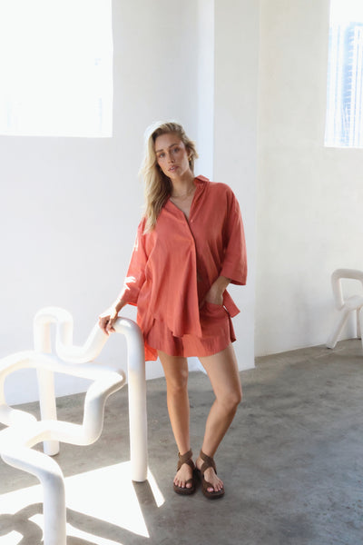 THE LINE | BOWIE SHORT SLEEVE LINEN SHIRT AMBER | BABY LEMONADE STORE