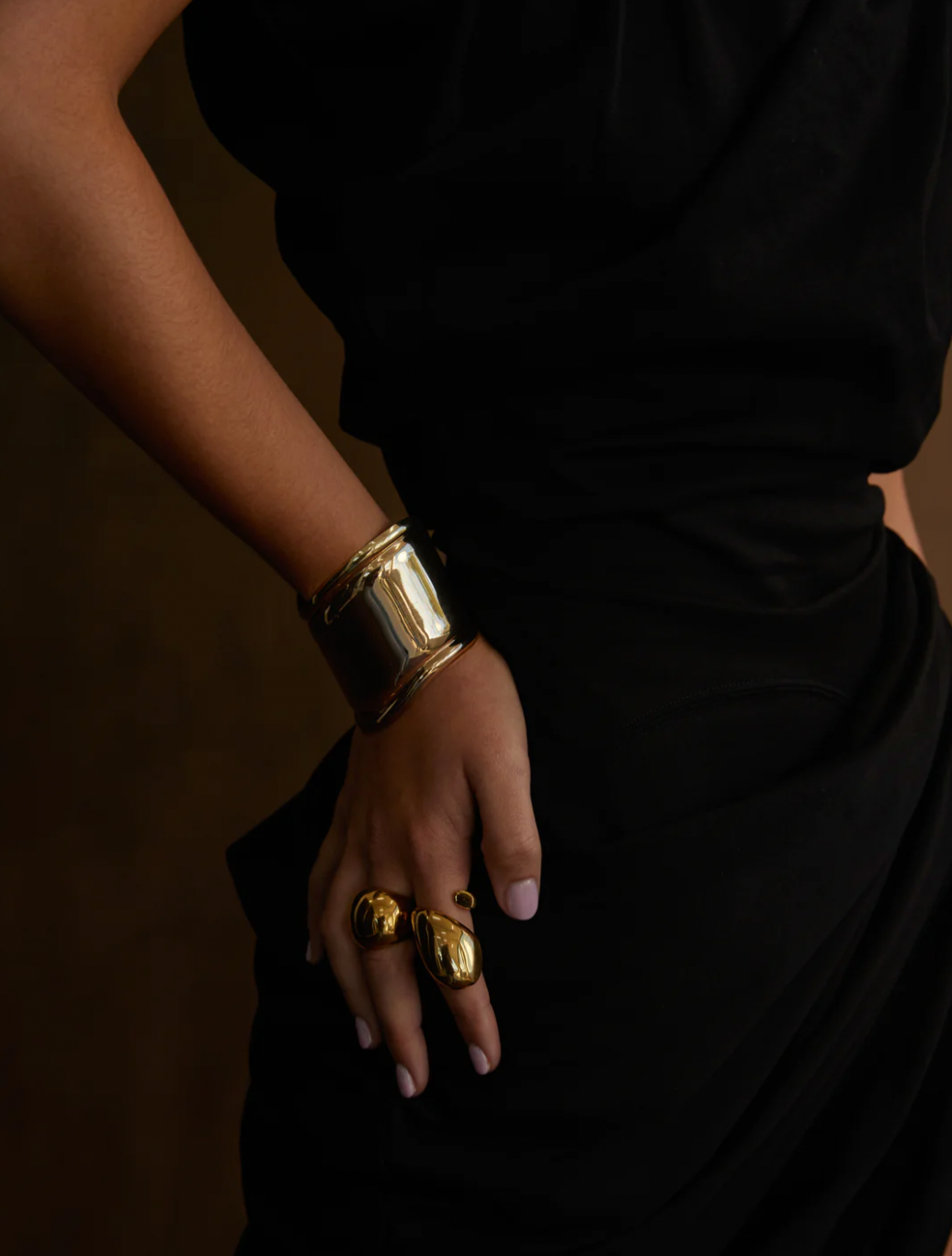 NOAH THE LABEL WAVE CUFF GOLD