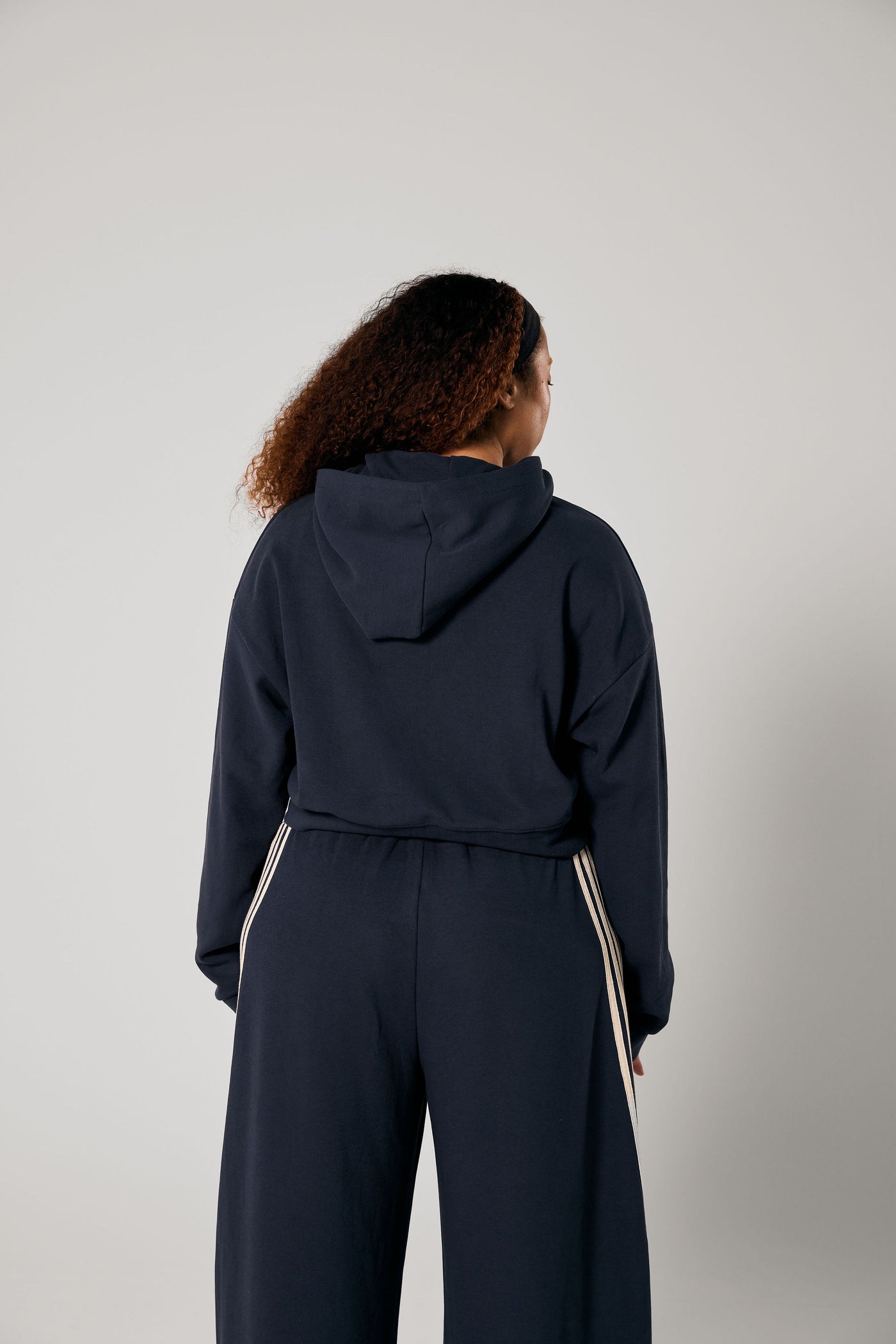 SŚAINT CROP HOODIE NAVY | BABY LEMONADE STORE