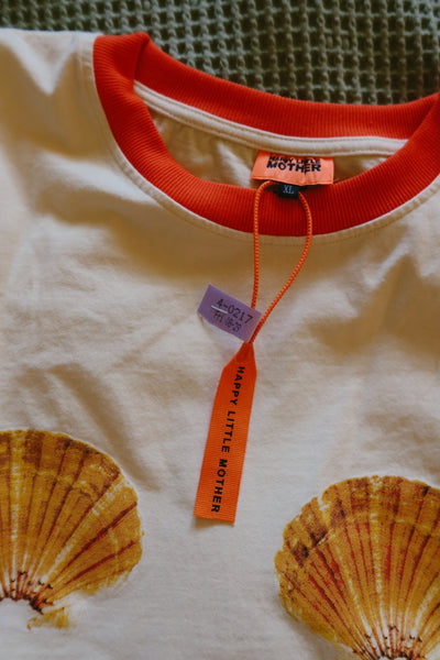 HAPPY LITTLE MOTHER MOTHER PEARL TEE